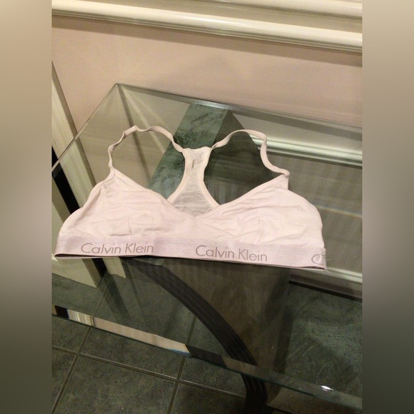 🛍Free gift 🎁 with any purchase🛍⬇️Price Drop⬇️Calvin Klein sports bra - Picture 3 of 3